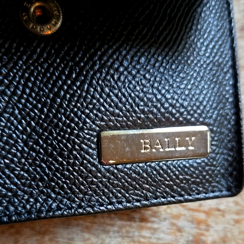BALLY Authentic Black Leather Key/Card Cash Holder NWOT UNISEX (BIN 005)